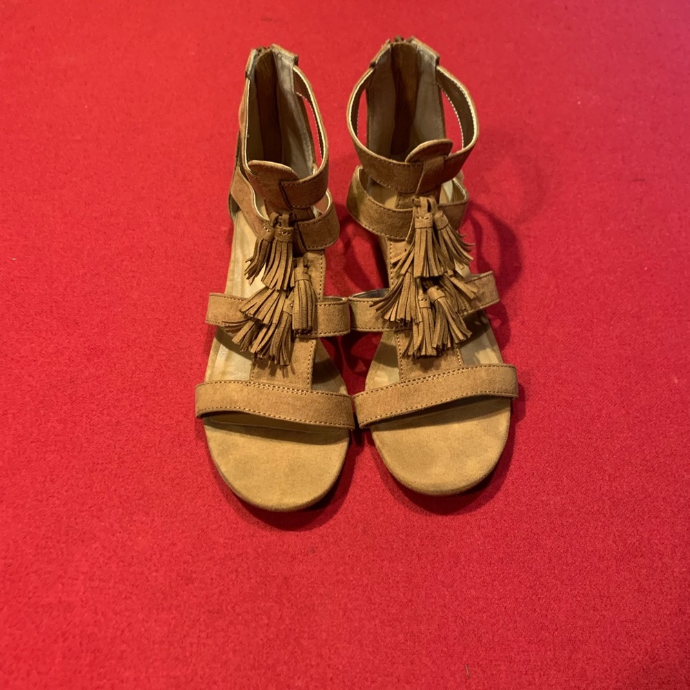 Minnetonka Moccasin Sandals